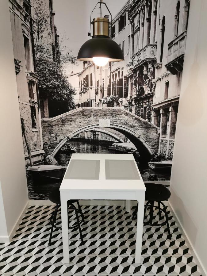Zajezdnia Wrzeszcz Apartamenty Gdansk Exterior foto